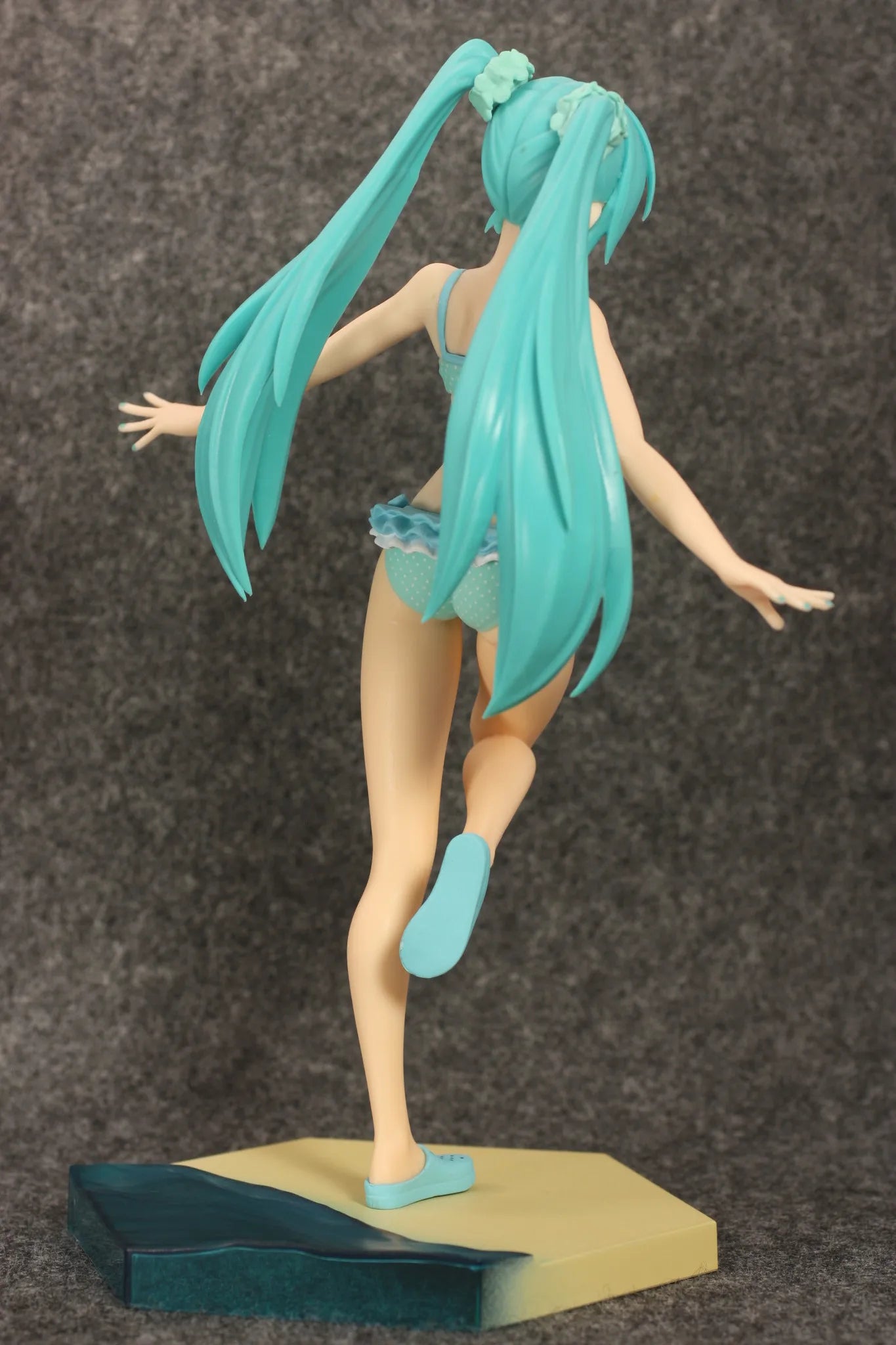 9" Hatsune Miku Future Tone Swimsuit Ver. – Collector’s Edition