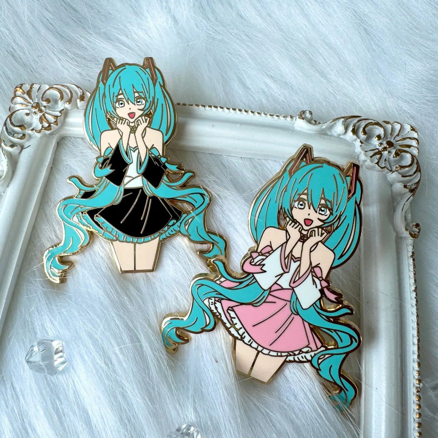 Hatsune Miku Metal Badge – Enamel-Style Brooch Accessory