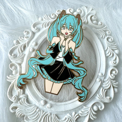 Hatsune Miku Metal Badge – Enamel-Style Brooch Accessory